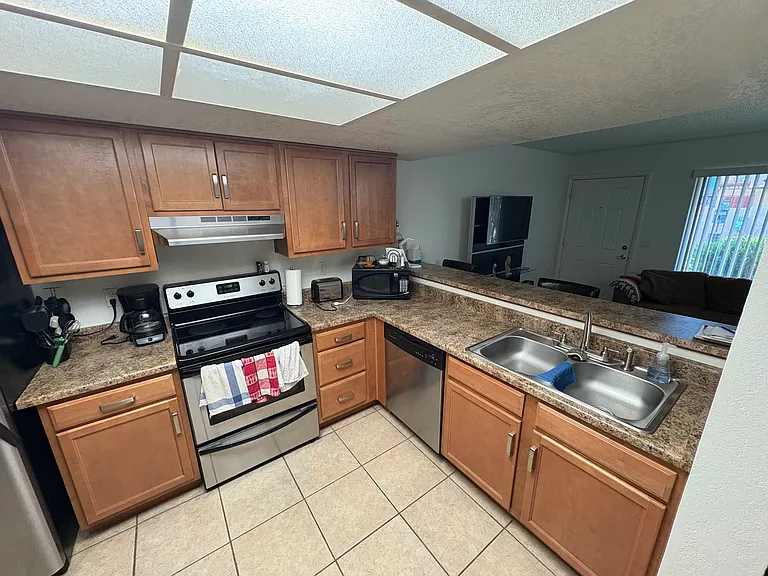 4828 W Orangewood Ave #114 — Photo 10