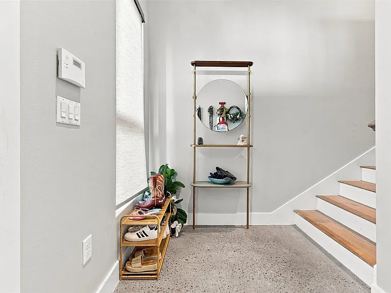 2800 Crest Ave #B — Photo 3