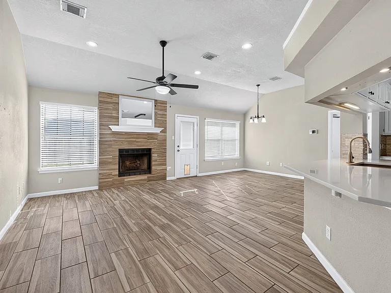 4706 Colby Dr — Photo 5
