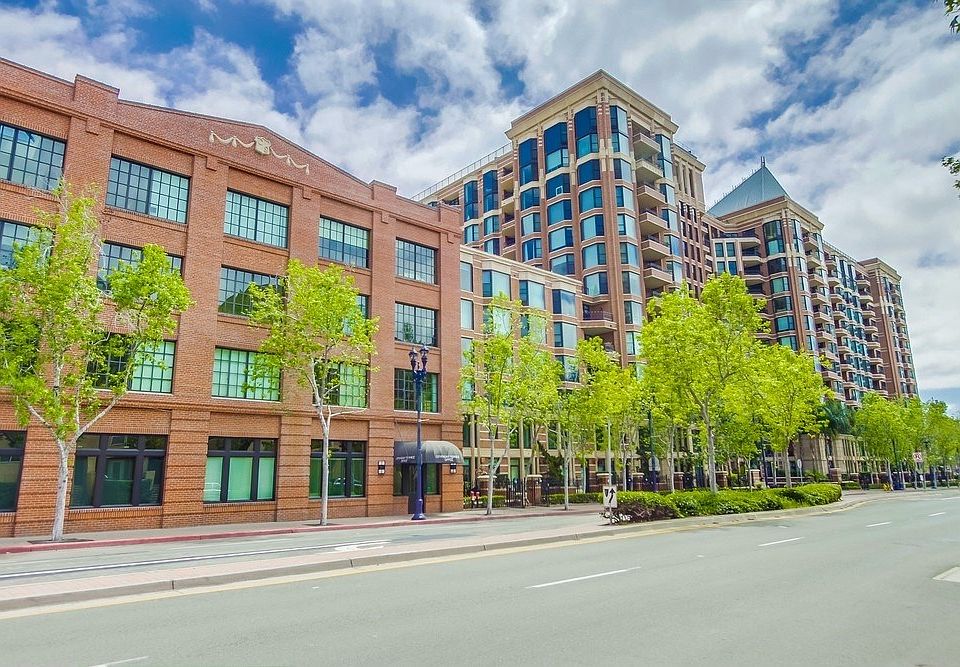 1st image of 500 W Harbor Dr Unit 1605