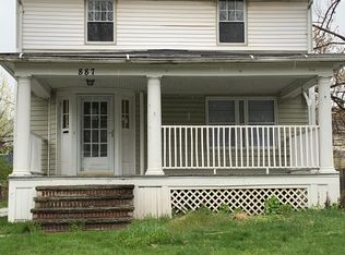 887 Nela View Rd, Cleveland, OH 44112