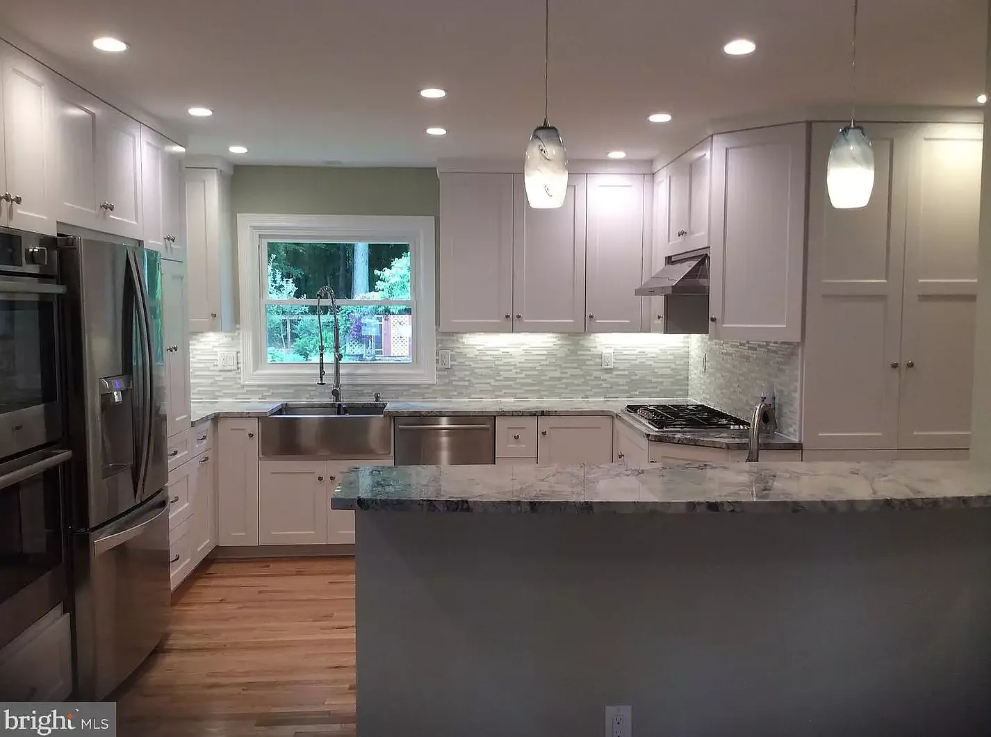 4 bed, 1950 sqft, $4,900 — Photo 3