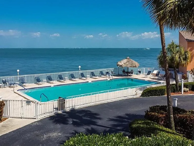 7520 Sunshine Skyway Ln S #T25 — Photo 20