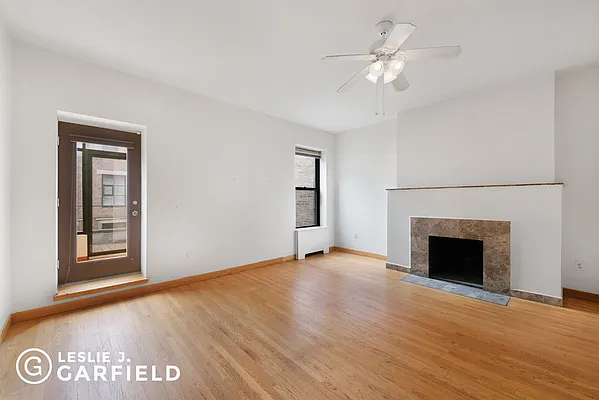 Rented by Leslie J. Garfield | media 32