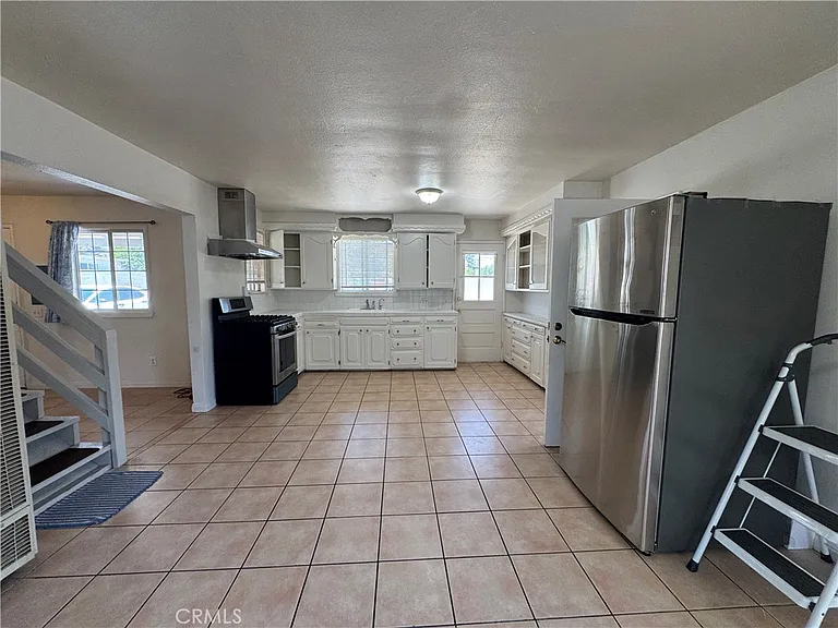 758 W Longden Ave — Photo 12