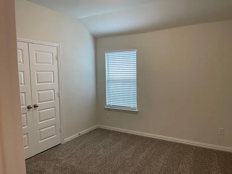 5405 Fairdale Dr — Photo 12