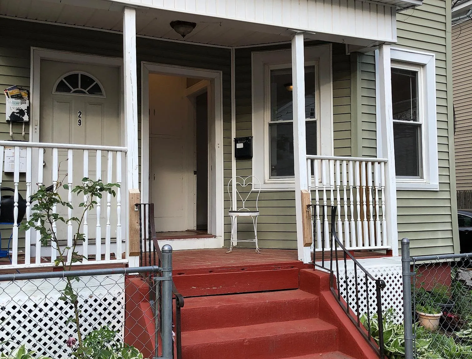27 Violet St — Photo 3