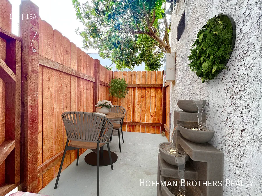 418 N Sierra Bonita Ave #3/4