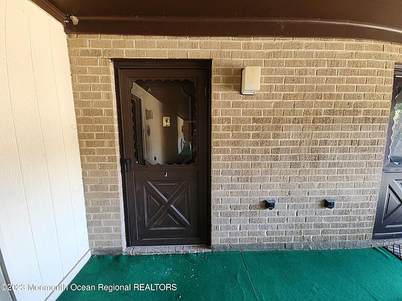 2nd image of 34 Meadow Green Cir Unit J