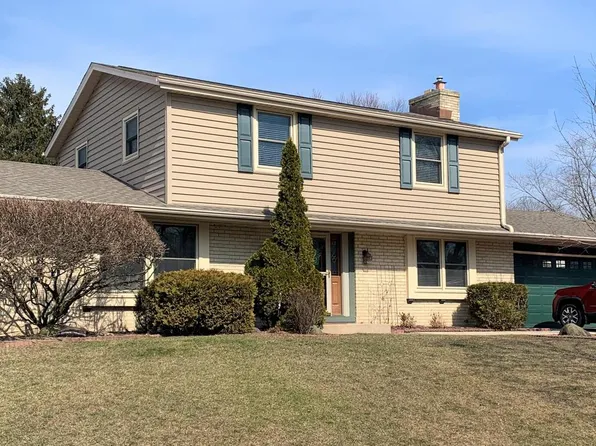 1818 Ruben DRIVE, Waukesha, WI 53186