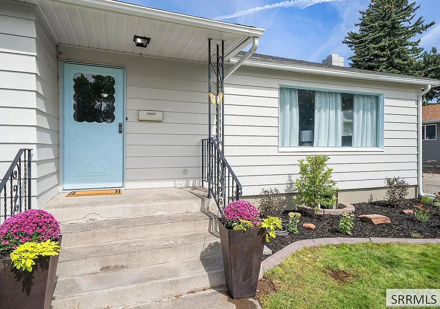Charming Updated 4-Bedroom Home in Cute Idaho Falls Neighborhood - *6 Month Lease* — Photo 4