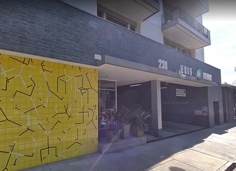 238 S Arroyo Pkwy — Photo 1