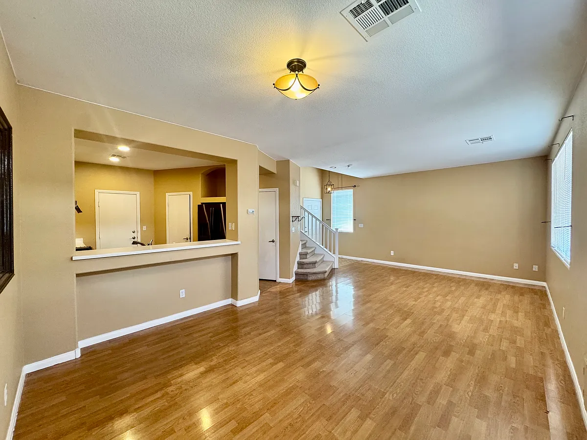 Living room and dinning room combo - 9538 Cherrydale Ct