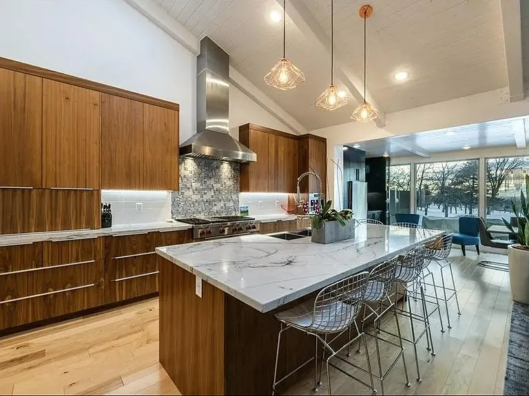 2660 E Parleys Way — Photo 17