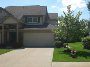 24 N Vista Dr, Auburn Hills, MI 48326