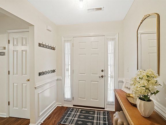 4th image of 1417 Wellesley Cir