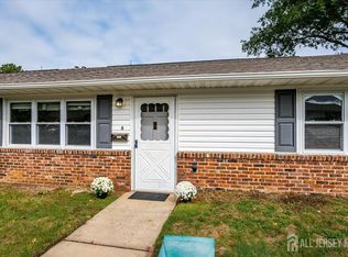5 Nebraska Dr, Matawan, NJ 07747