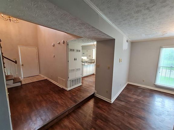 4th image of 1601 Cobblestone Ct