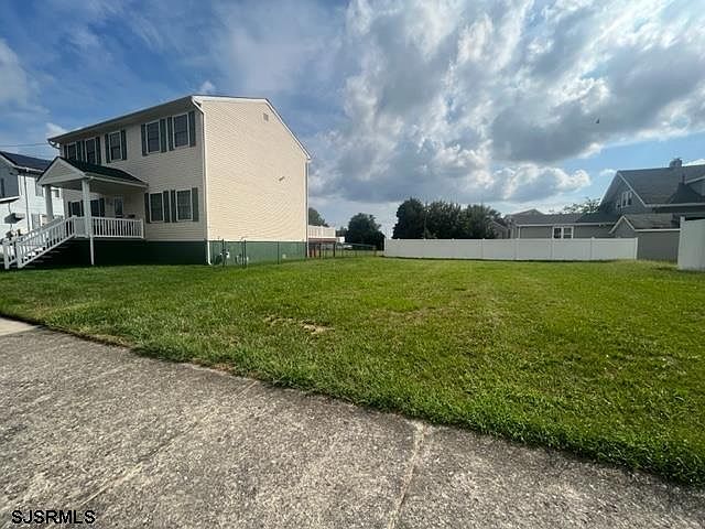 2nd image of 1444 Beach Ave