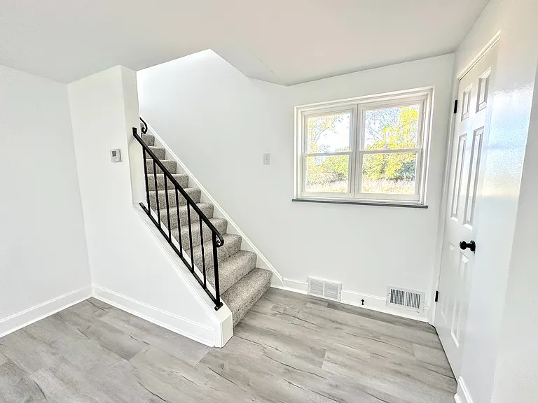 1607 Girard Ave — Photo 7