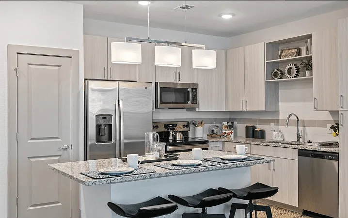 Integra Station 2114 — Photo 9