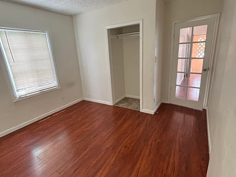 1034 Ronan Ave — Photo 4