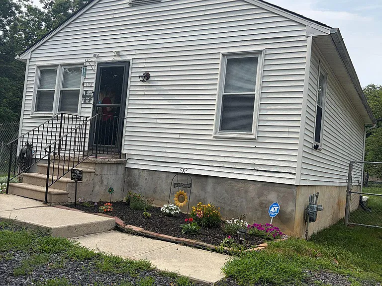 102 New Jersey Ave — Photo 1