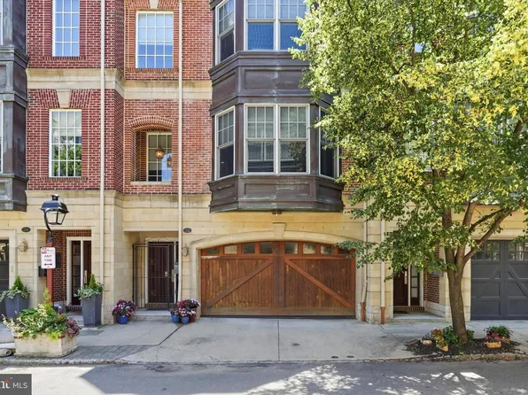 212 Gaskill St, Philadelphia, PA 19147