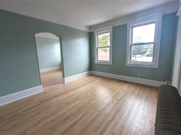 632 Middle Neck Rd Floor 2, Great Neck, NY 11023