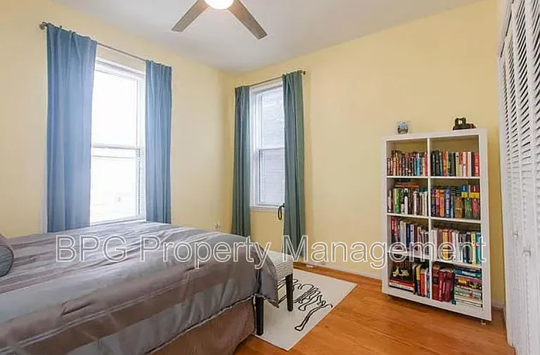 1027 7th St NE — Photo 5