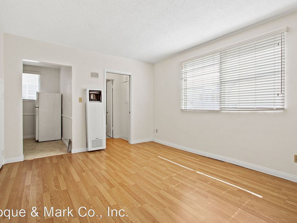 1st image of 918 4th St APT 7