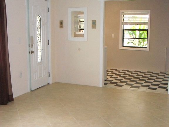 4th image of 78 E Bayshore Dr