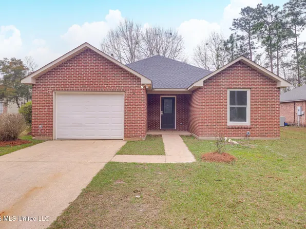 8104 Meadowdale Dr, Gautier, MS 39553