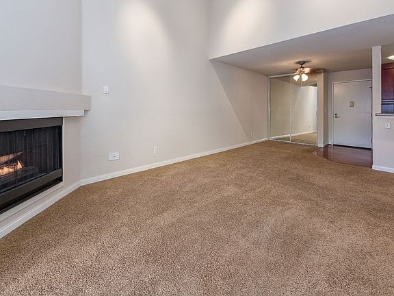 5th image of 21550 Burbank #313