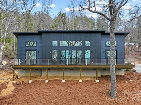 14 Bobcat Ln, Fairview, NC 28730