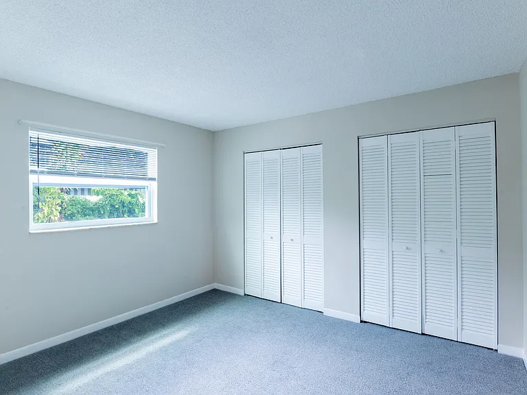 308 Park Ave — Photo 24