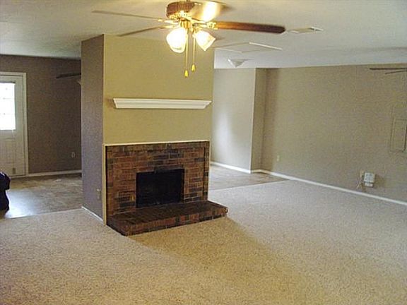 3rd image of 1825 Alonsdale Dr