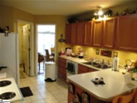 2nd image of 126 Sunshine Dr