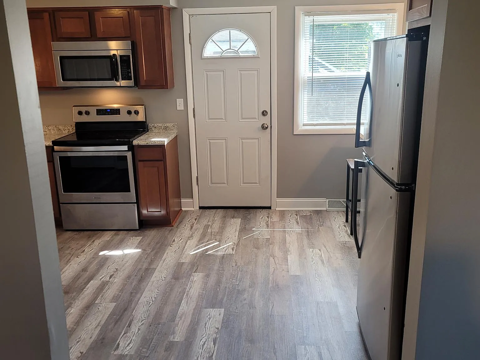 2 bed, 1000 sqft, $1,195 — Photo 3