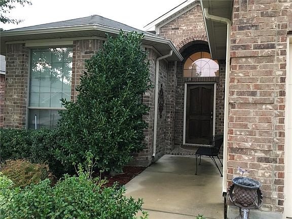 2nd image of 5716 Comanche Peak Dr