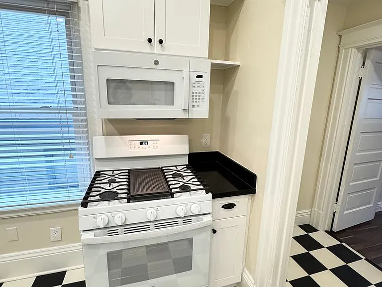 2215 P St — Photo 10