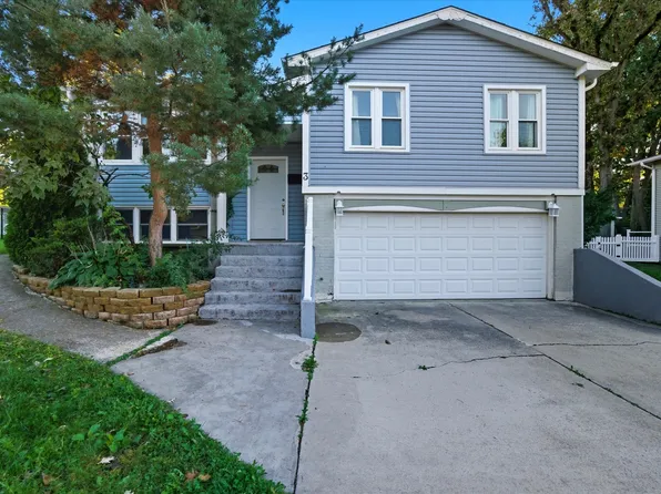 3 Oakview Ct, Woodridge, IL 60517