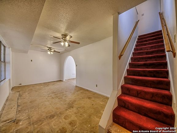4th image of 6836 Circle Oak Dr