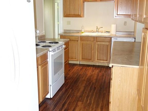 5th image of 2325 W Carriage Hill Dr