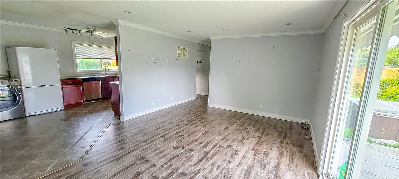3 bed, 1015 sqft, $2,150 — Photo 2