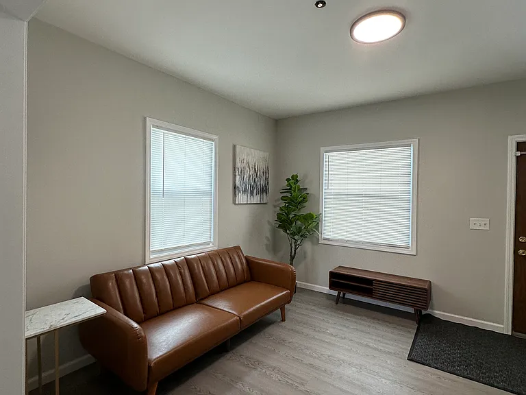 18 Congress Ave — Photo 2