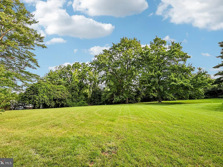 7200 Vellex Ln — Photo 43