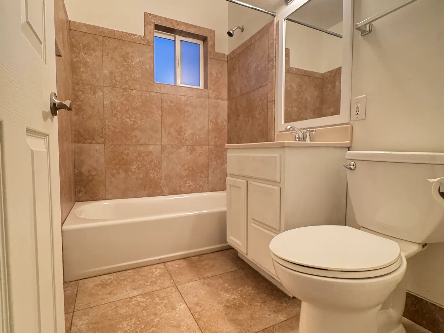 2 bed, 670 sqft, $1,850 — Photo 3