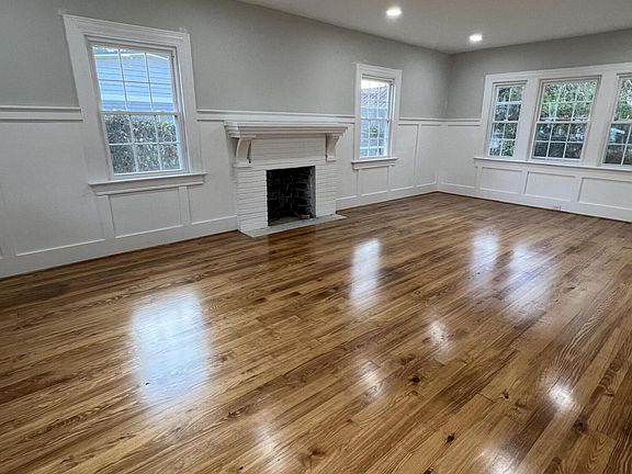 3rd image of 3542 S Walnut St