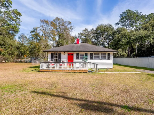 1706 Battery Park Dr, Port Royal, SC 29935